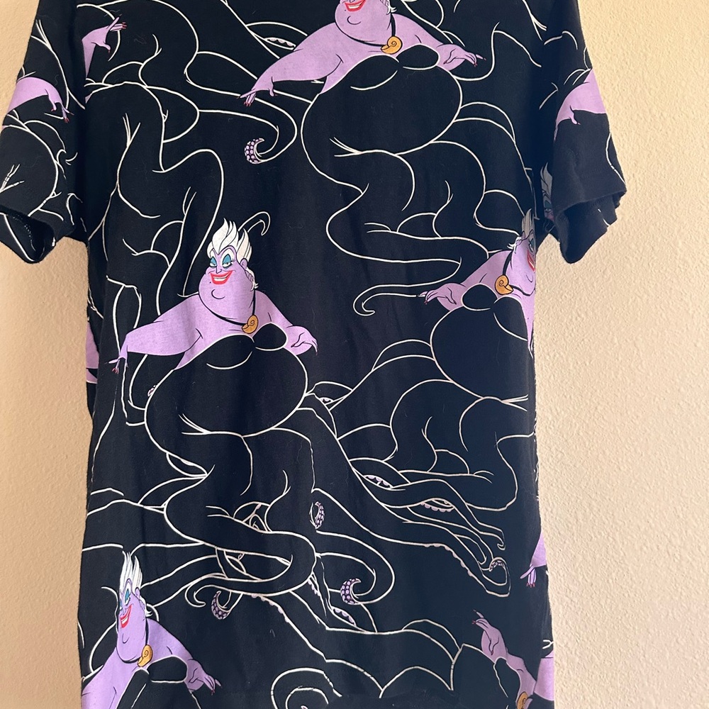 Disney Villains Ursula Black and Purple Women's Tee